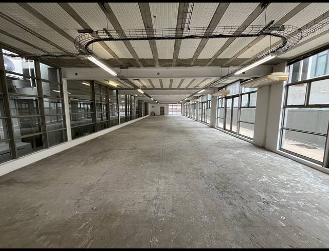 241M² OFFICE TO LET IN WOODSTOCK